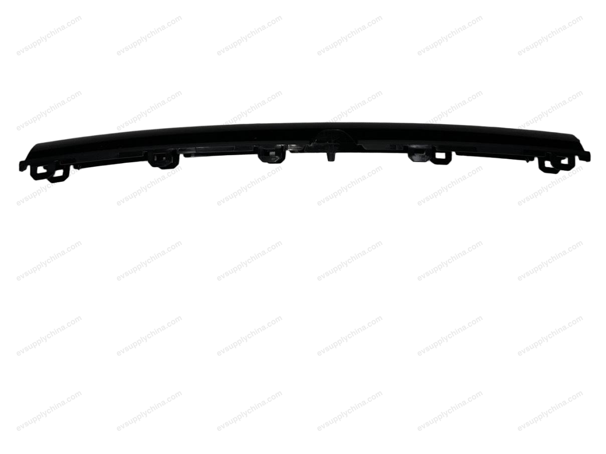 Front bumper trim