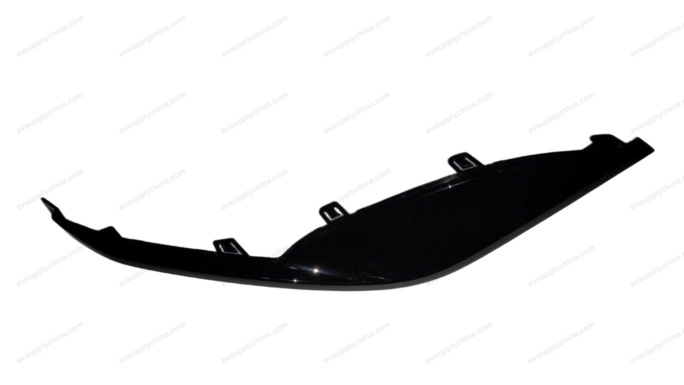 Front bumper lower right trim piece — BYD Dolphin