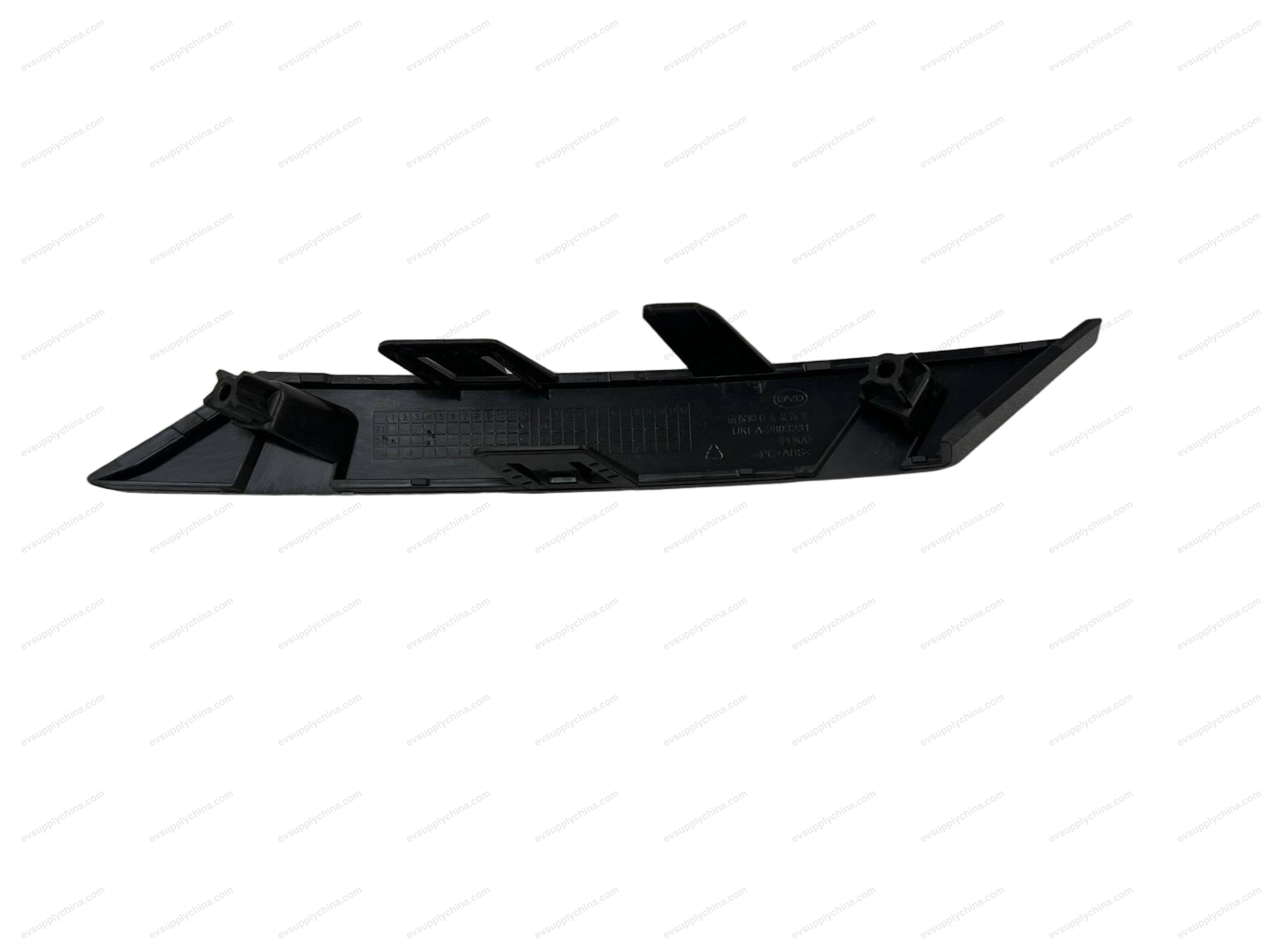 Front bumper left center decorative strip — BYD Sealion 7