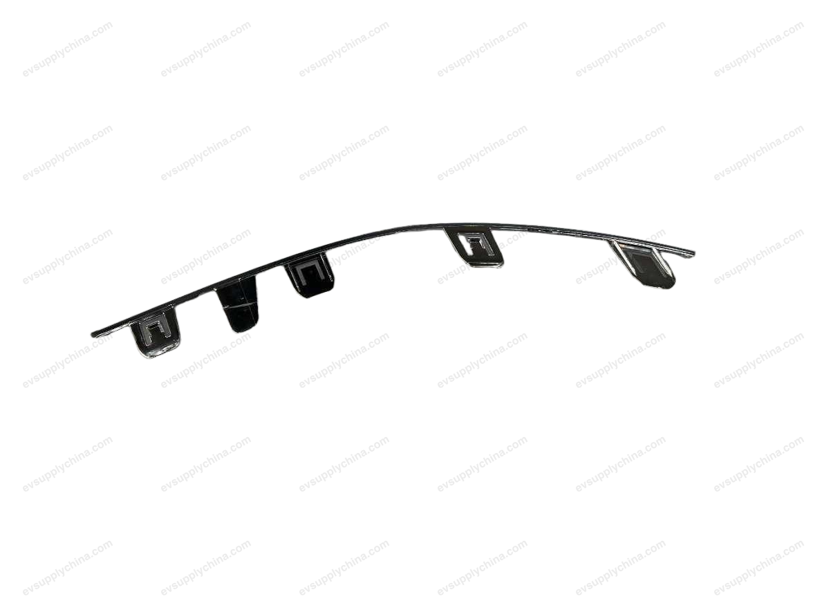 Front bumper right bright trim — BYD Sealion 7