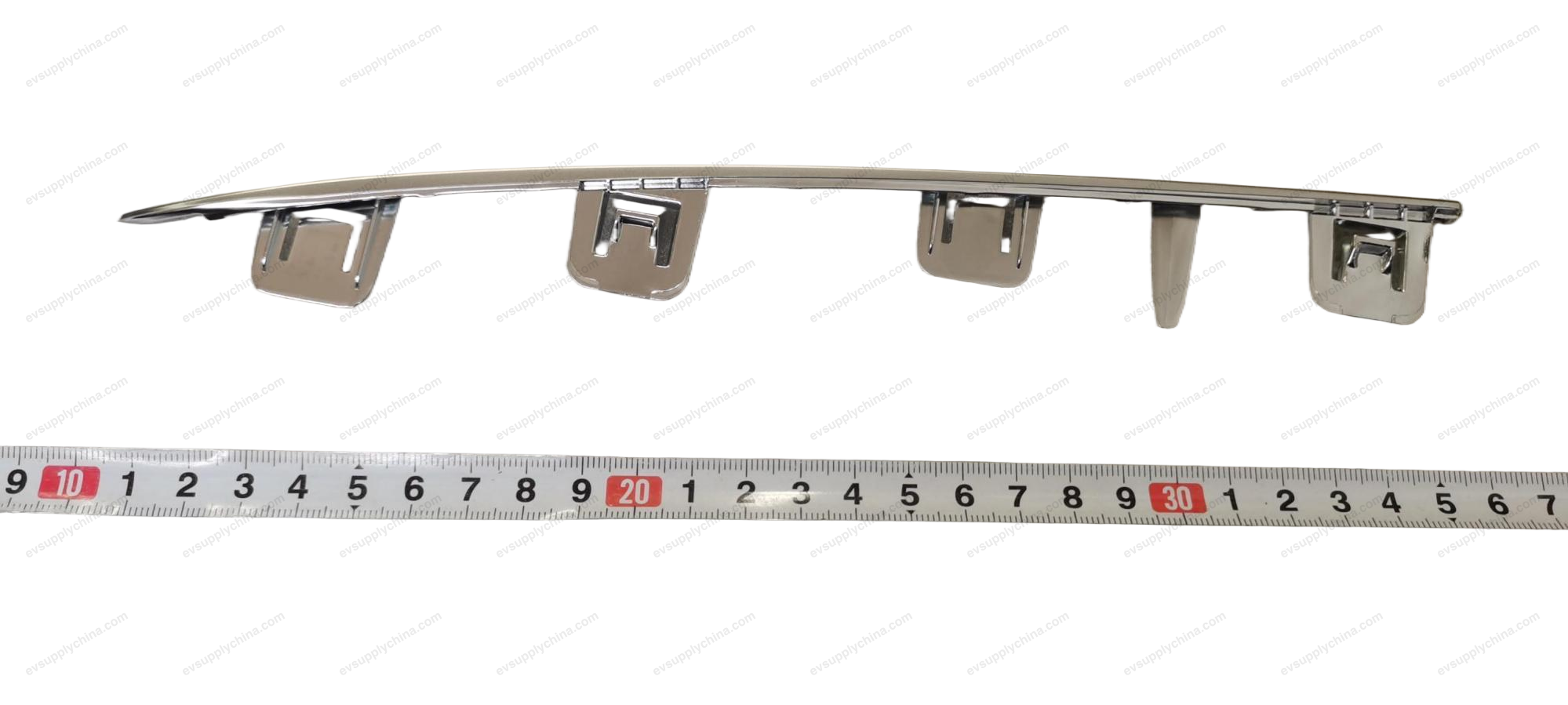 Left bright trim on rear bumper side — BYD Sealion 7