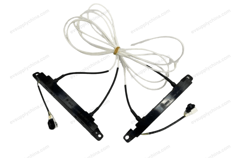 Ceiling perimeter ambient lighting — Denza D9