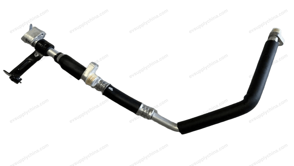 Compressor suction pipe and refrigeration rigid pipe assembly I — Denza D9