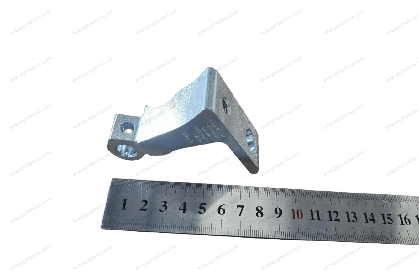 Left rear door upper hinge plate — Denza D9