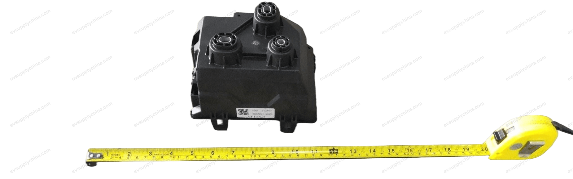 Lower bracket of front compartment electrical distribution box — Denza D9