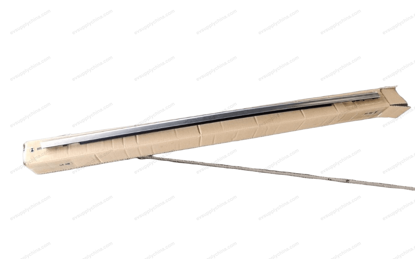 Right front door exterior water cutter assembly — Denza D9