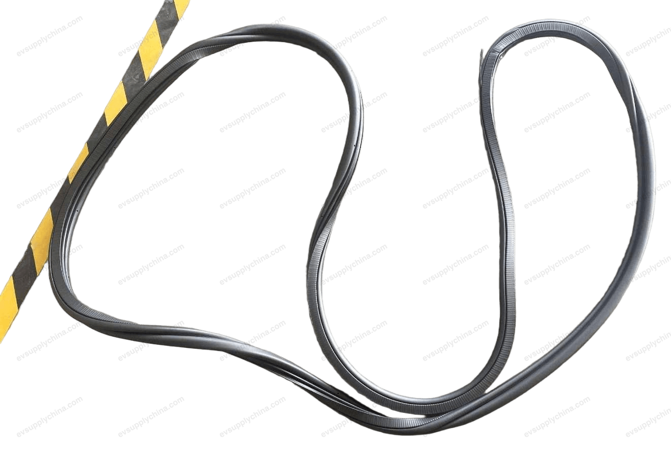 Right rear door frame sealing strip — Denza D9