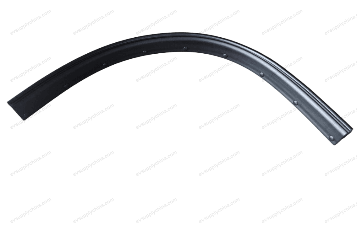 Seam strip on back door — Denza D9