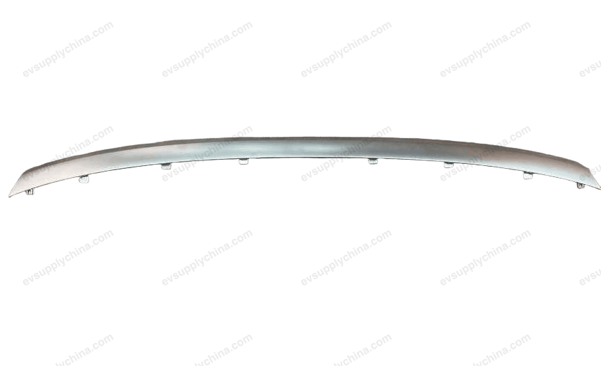 Upper trim strip of front grille — Denza D9