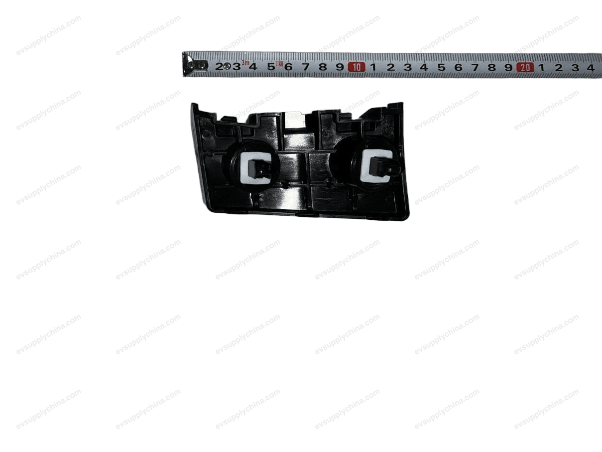 Rear bumper right rear bracket assembly