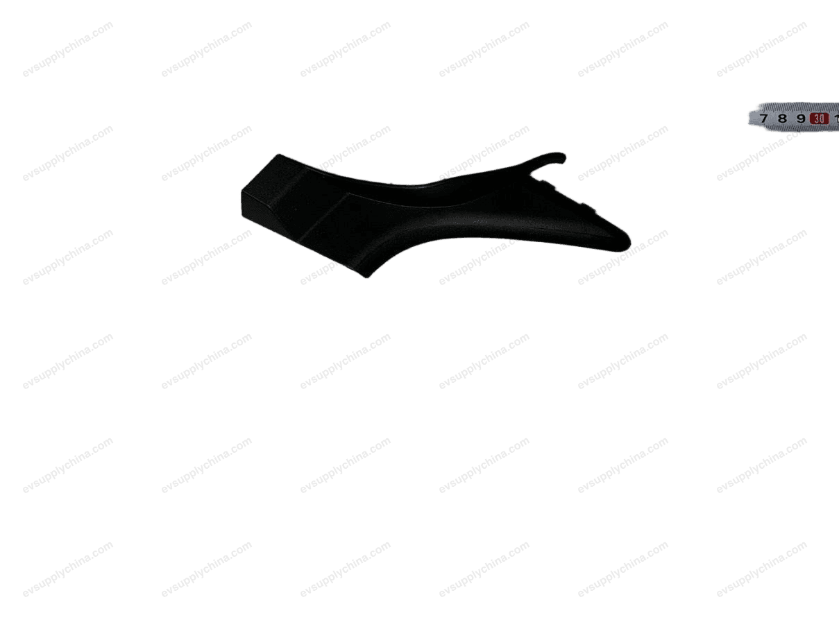 Right side cover of the ventilation cover body