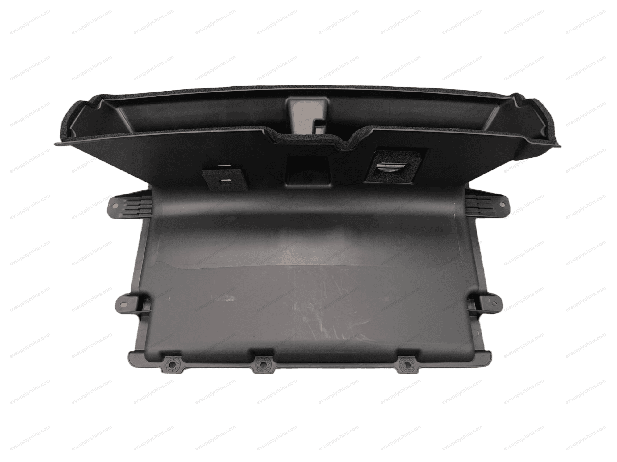 Fully enclosed deflector assembly