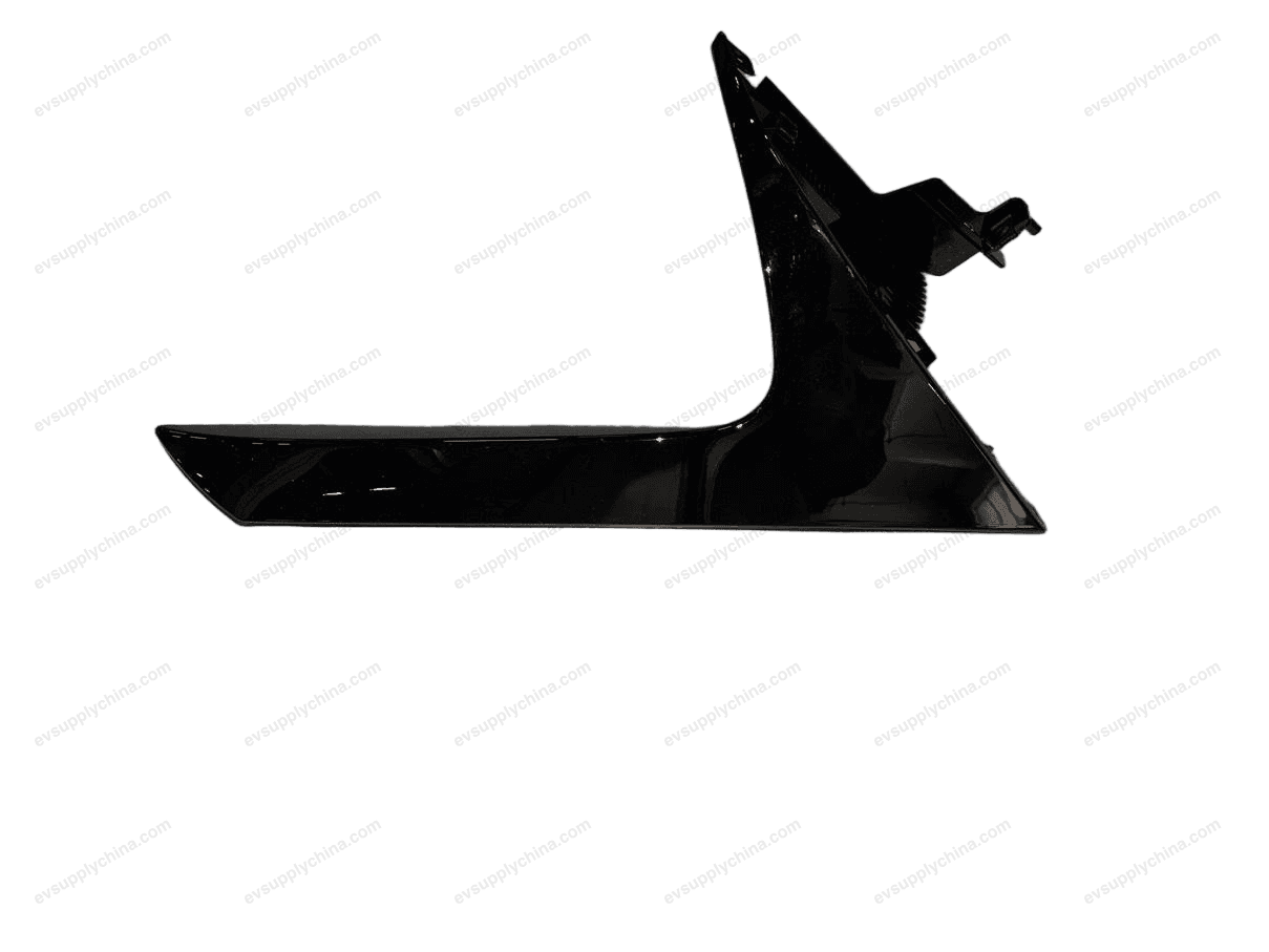 right spoiler trim assembly