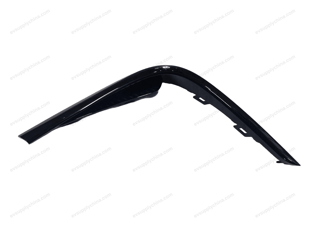 Right side trim panel of front bumper