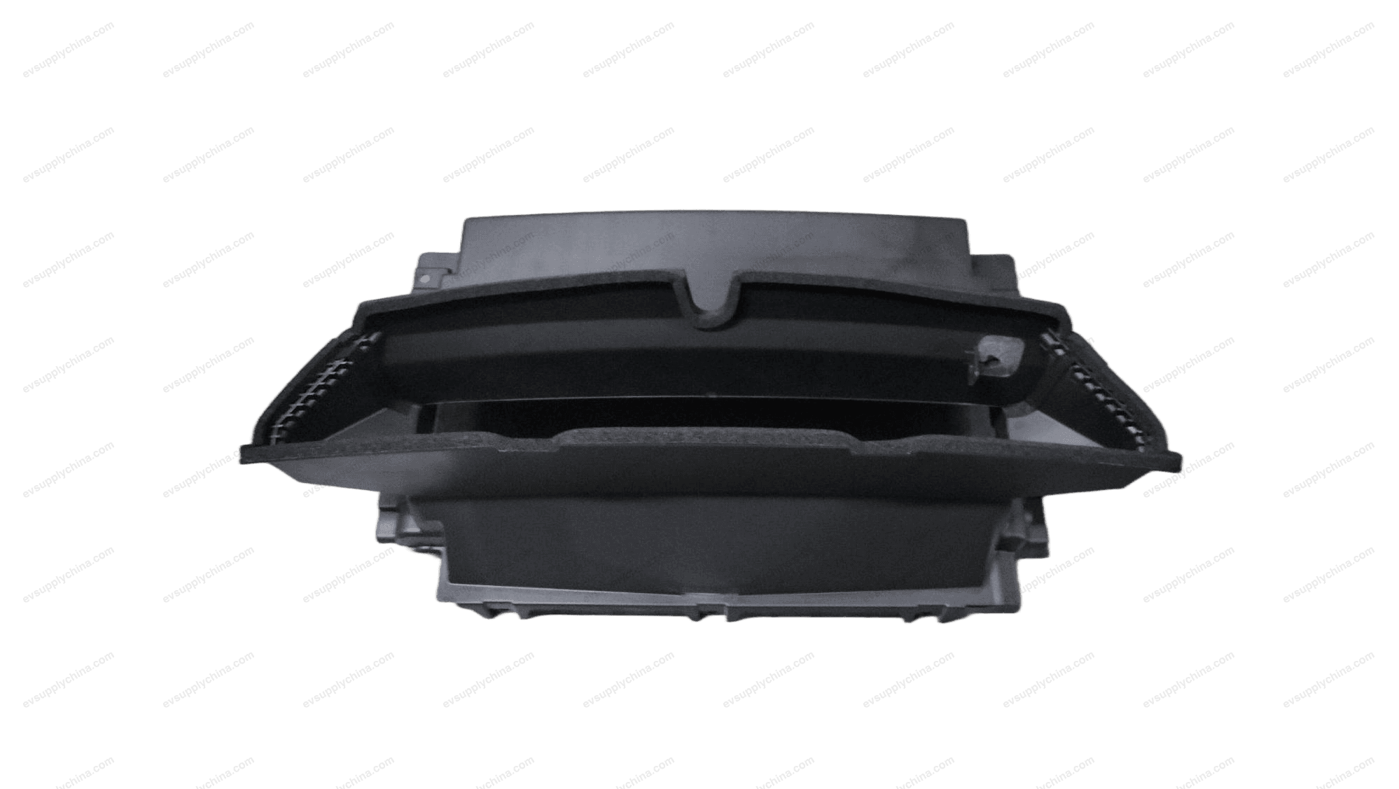 Fully enclosed deflector assembly