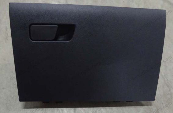 Glove box — BYD Qin EV