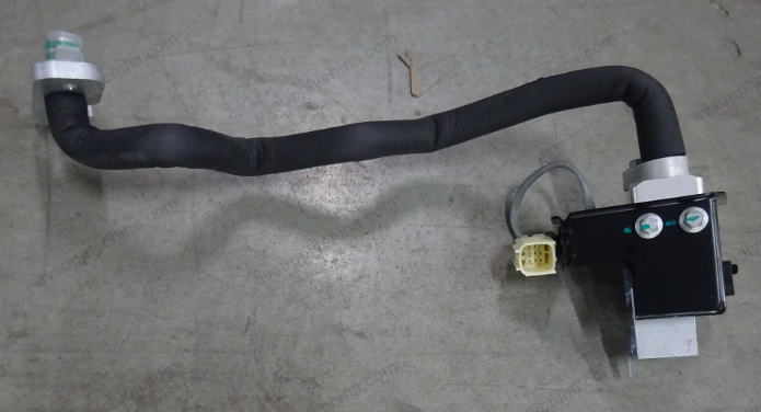 Refrigeration hard pipe1 — BYD Qin EV