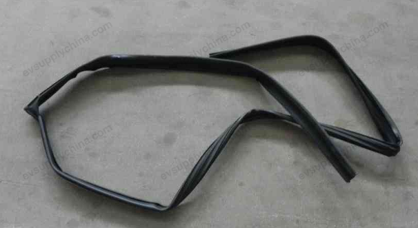 Right front door glass groove — BYD Qin EV