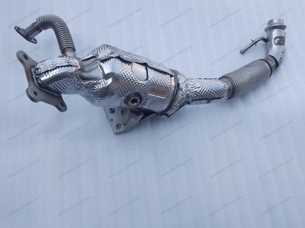 Catalyst with exhaust pipe assembly — BYD Sealion 05 DM-i