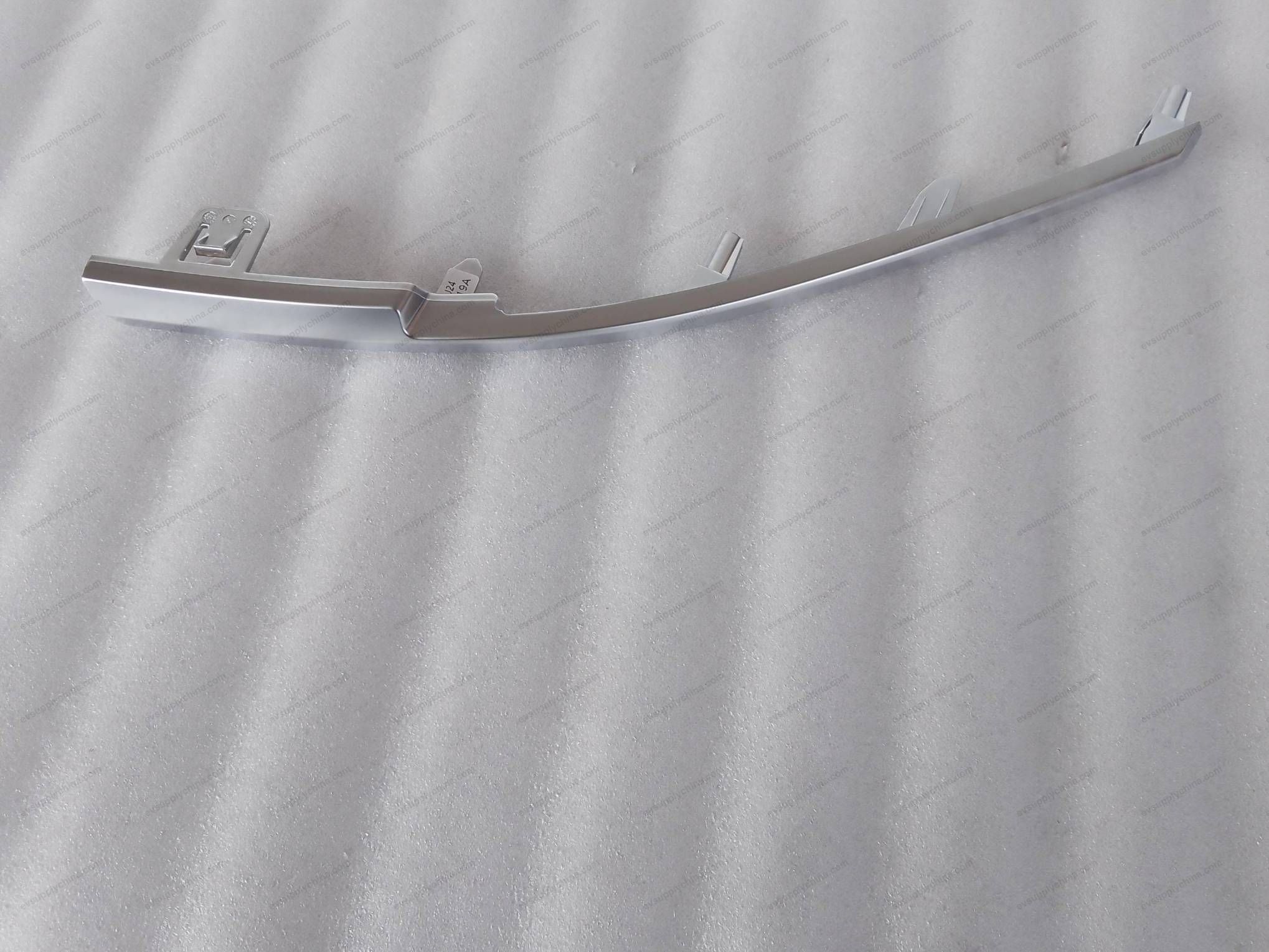 Front grille left decorative strip Ⅲ — BYD Sealion 05 DM-i