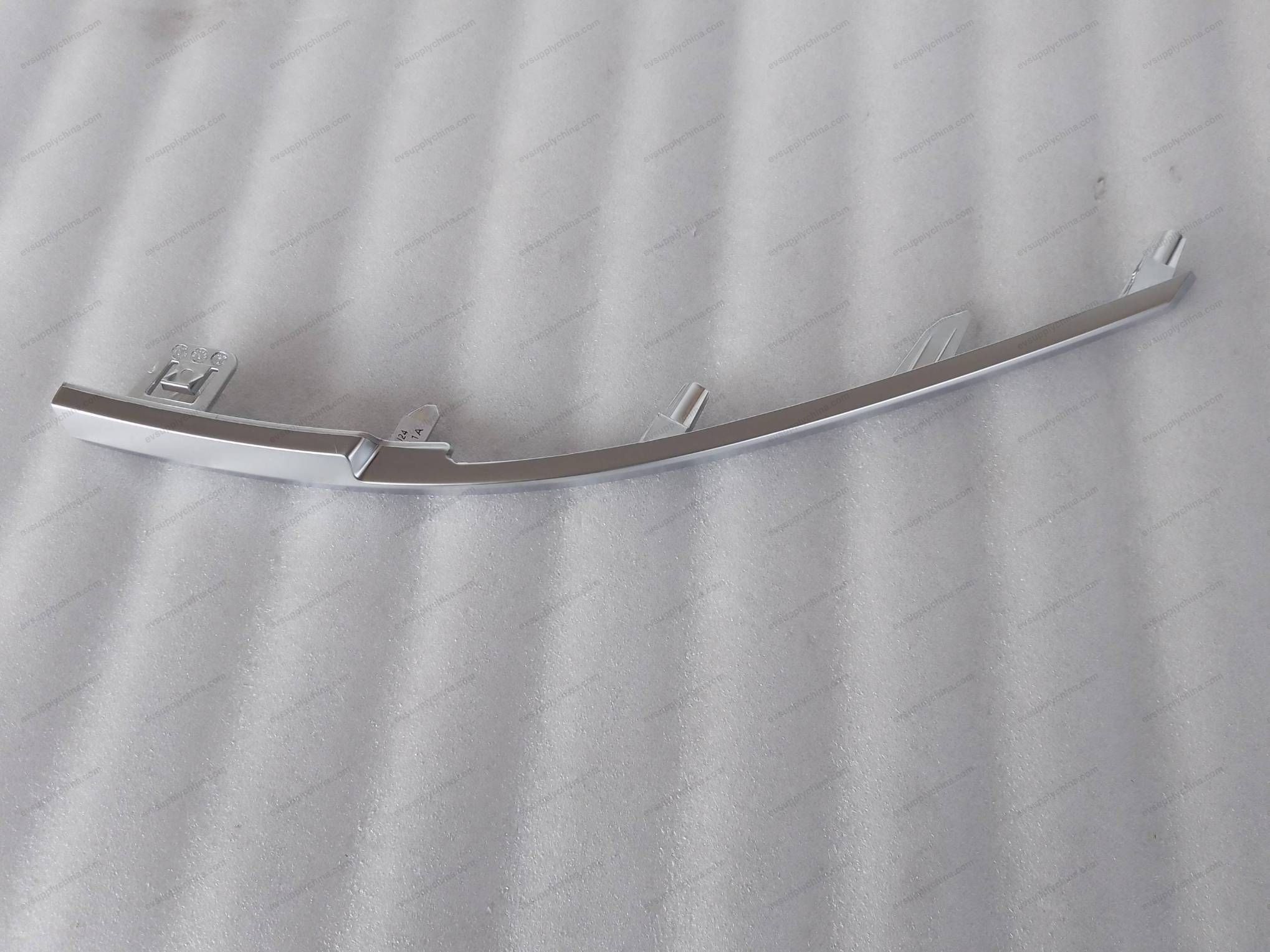 Front grille left decorative strip Ⅳ — BYD Sealion 05 DM-i