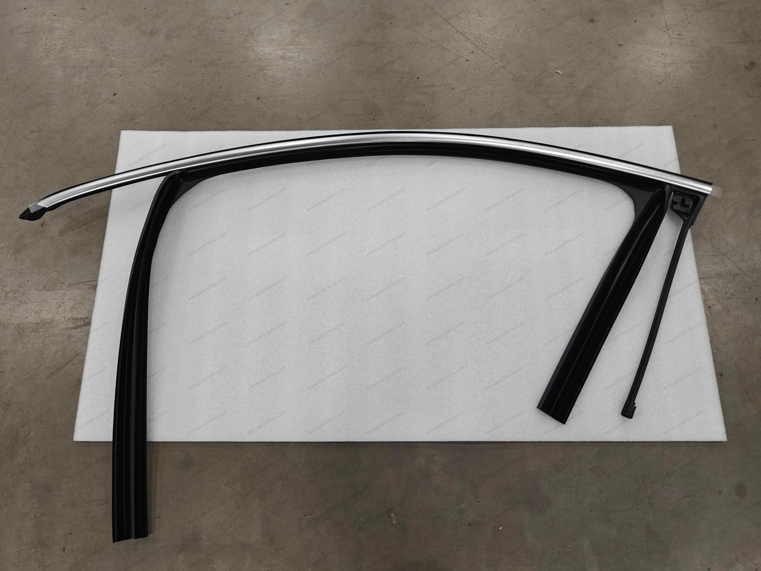 Left front door groove assembly — BYD Sealion 05 DM-i