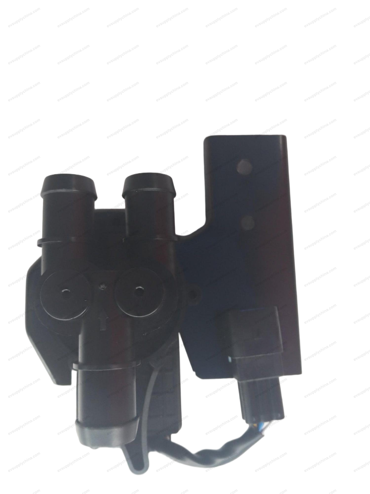 Electric three-way water valve — BYD Song Plus EV (2025)