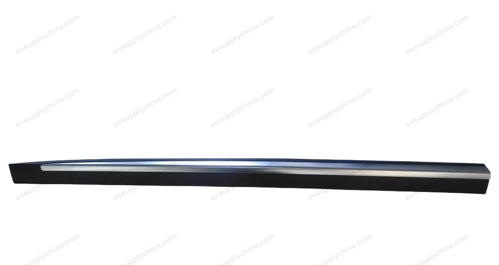Left front door trim assembly - standard black — BYD Tang EV