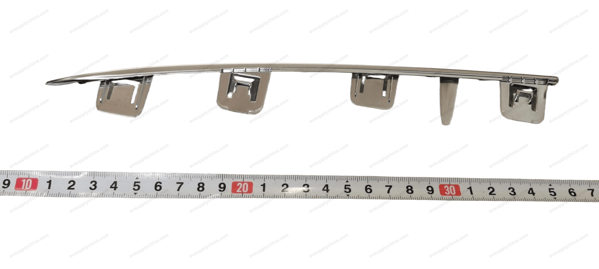 Left bright trim on rear bumper side — BYD Sealion 7