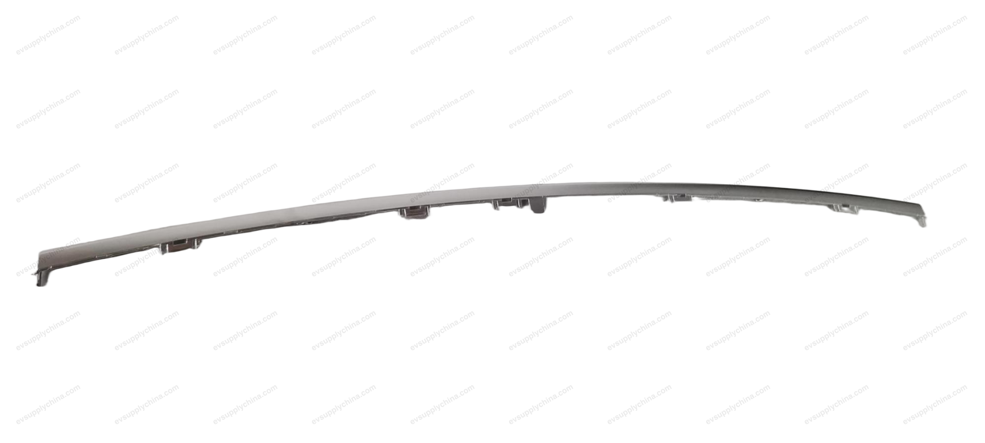 Bright trim strip in front bumper — BYD Qin L DM-i