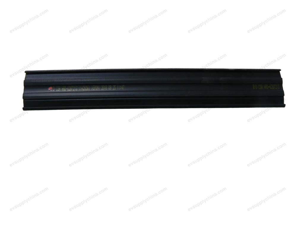 Lower section of rear door B-pillar groove