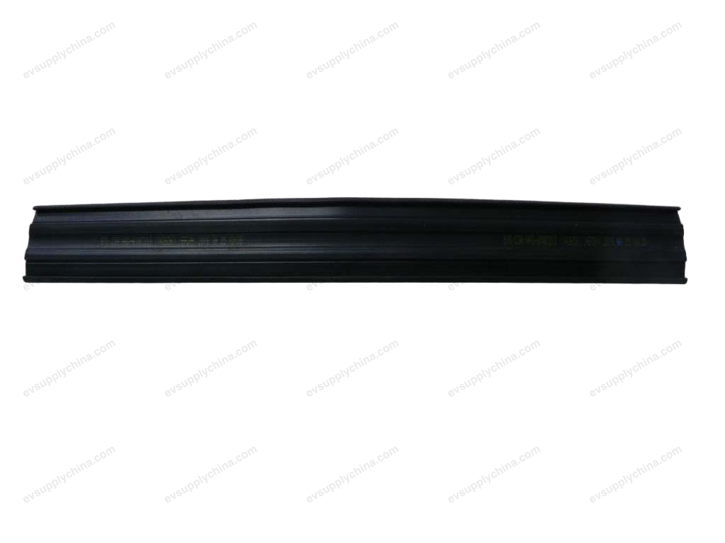 Lower section of the front door B-pillar groove