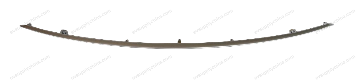 bright trim strip on the lower front bumper — BYD Seal 07 DM-i