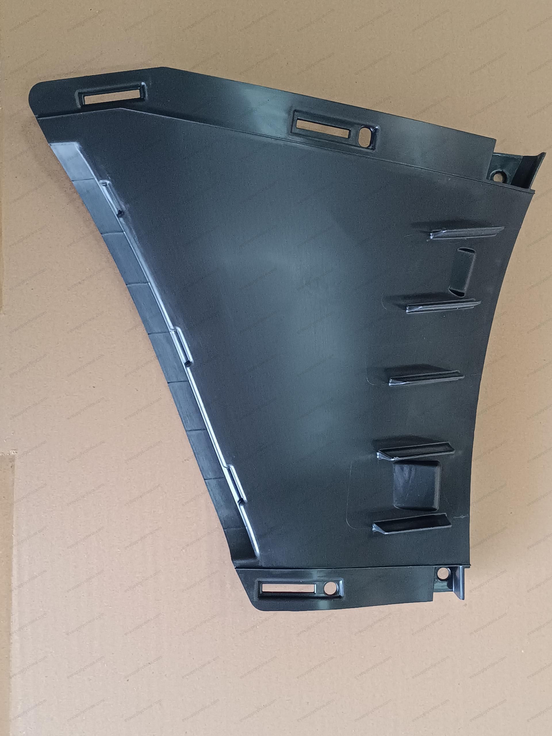 Front guard right air duct inner panel