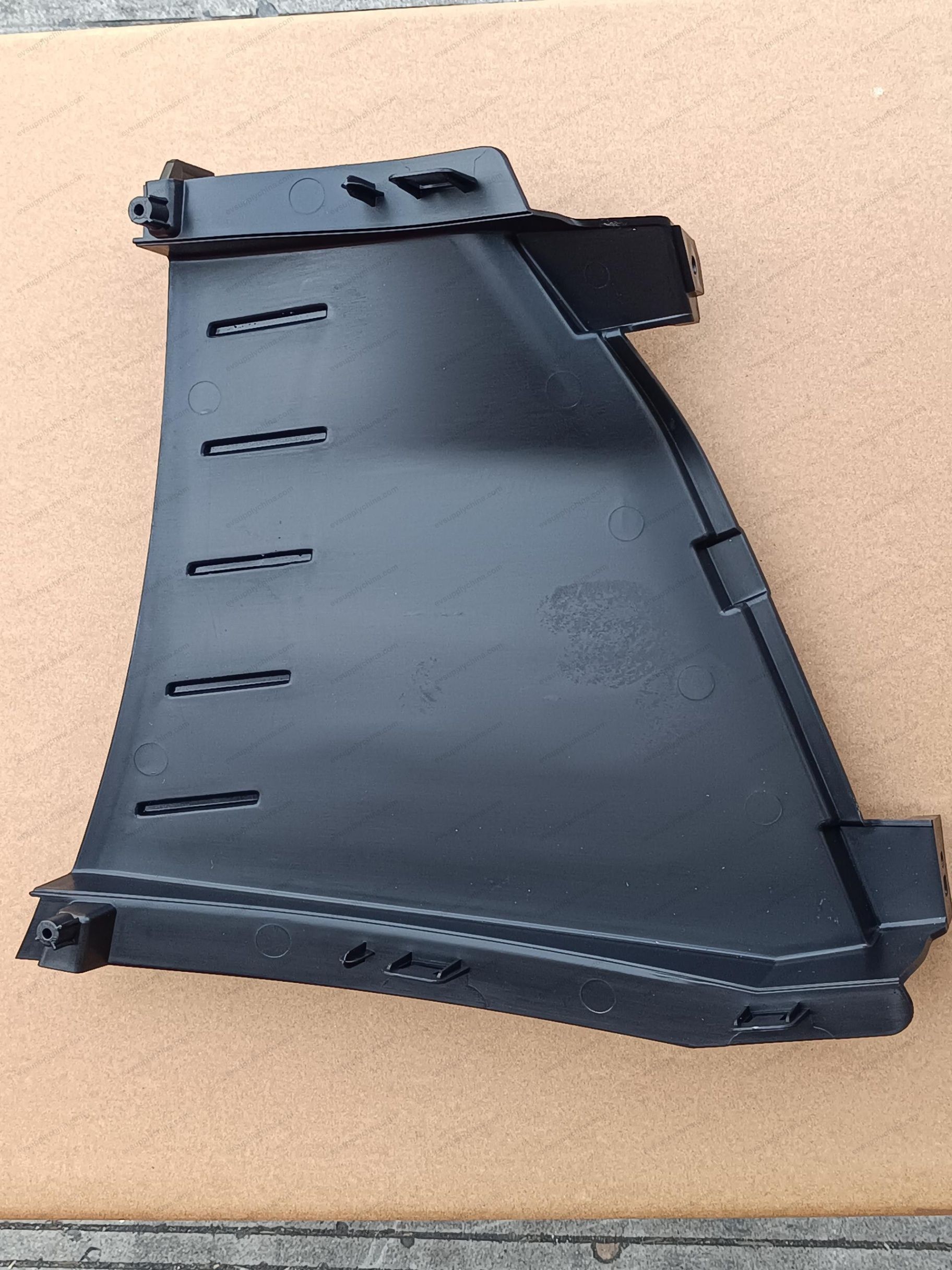 Front left air duct outer panel — BYD Sealion 05 DM-i
