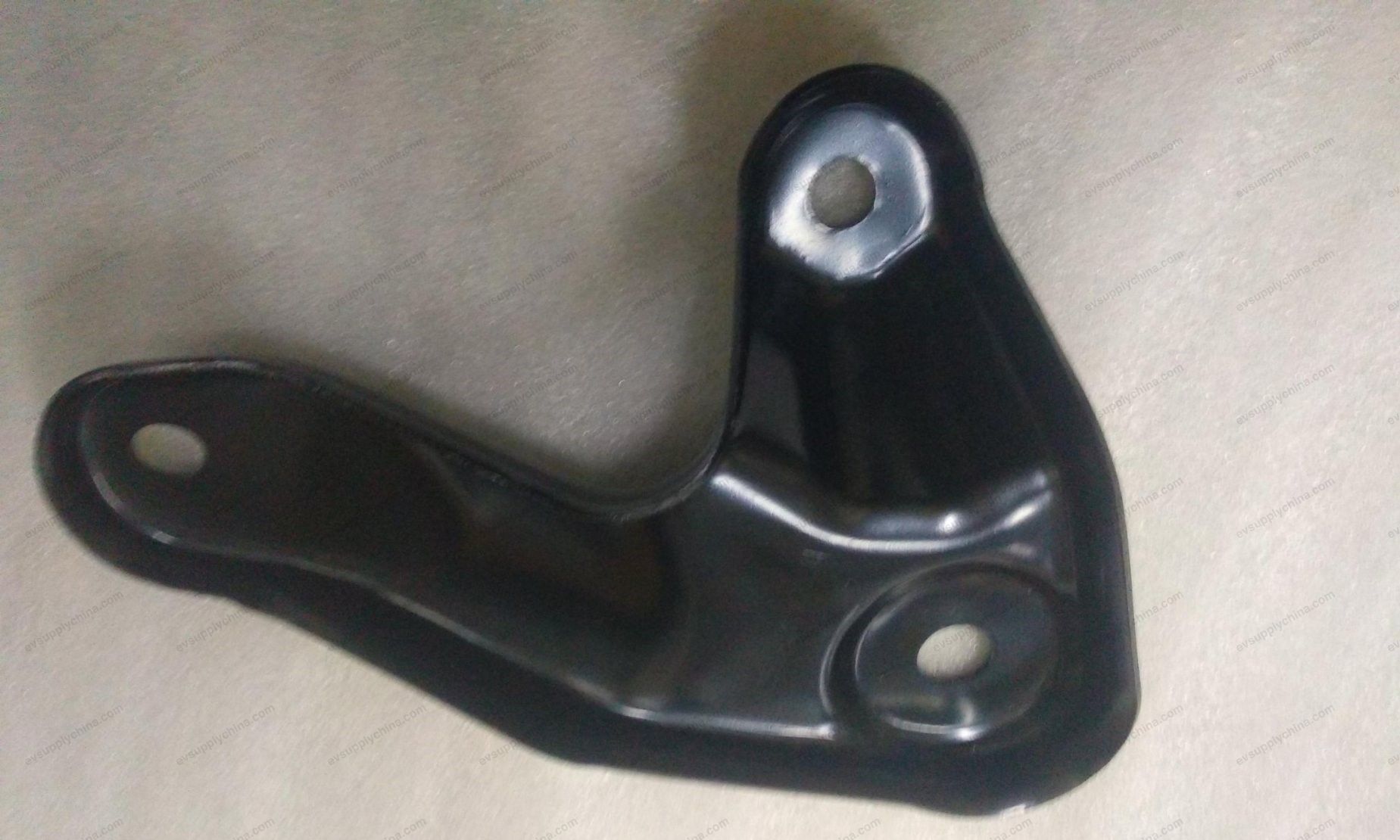 Front subframe left rear mounting bracket assembly