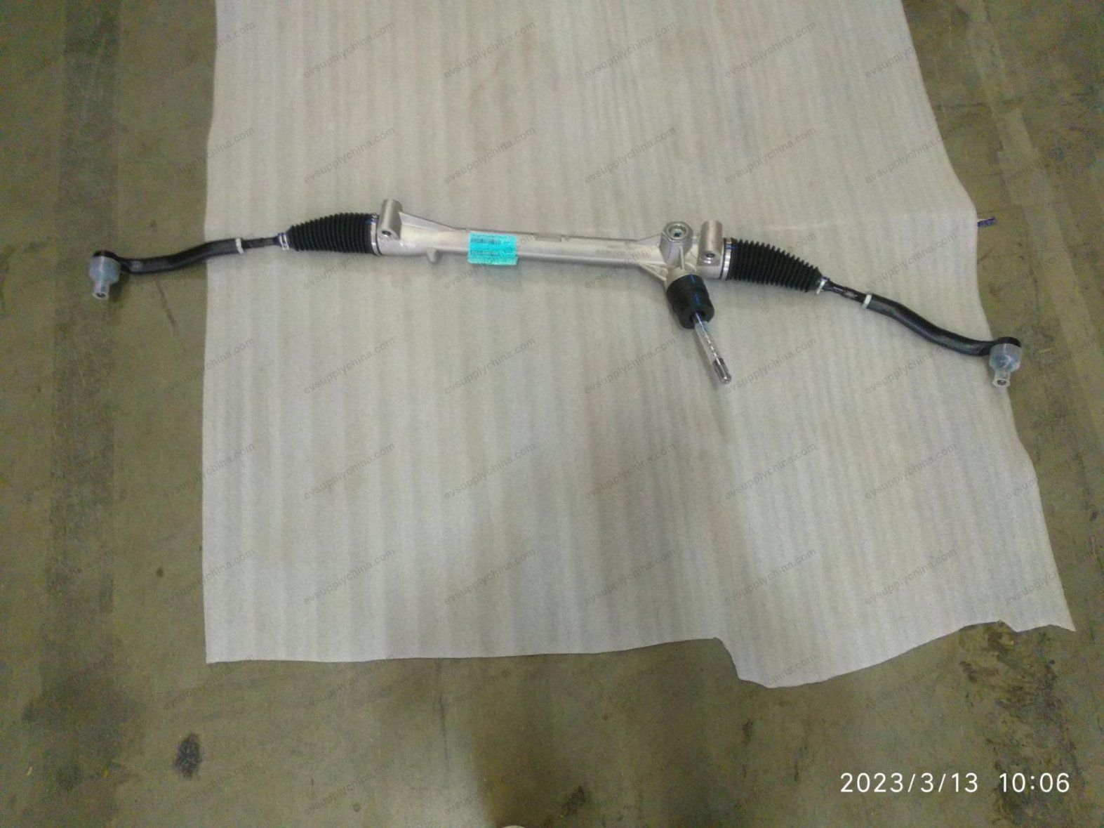 Mechanical steering gear with tie rod assembly