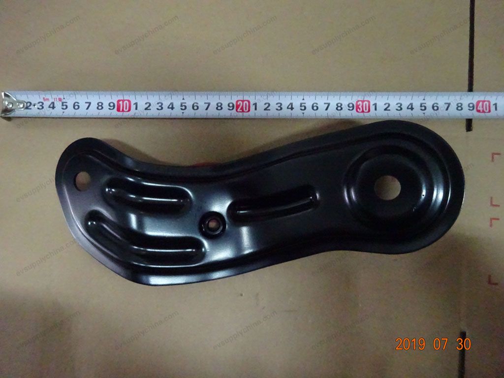 Rear subframe left rear mounting bracket assembly